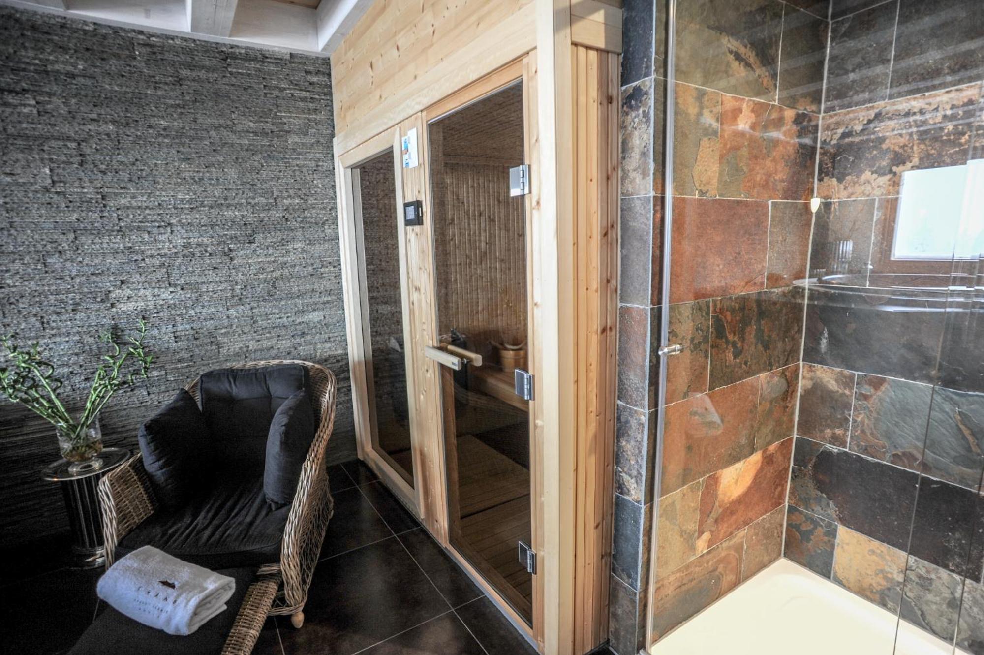 Crans Luxury Lodges Стая снимка